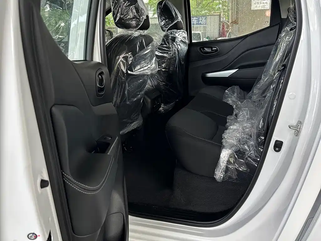 Nissan Navara — миниатюра 10