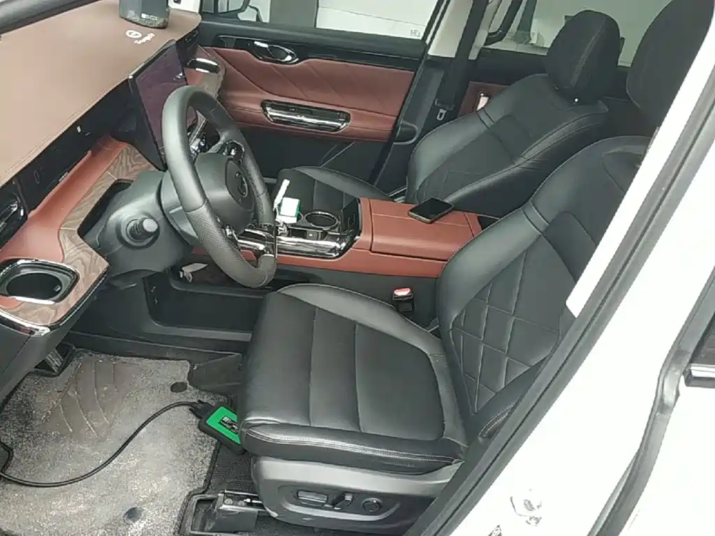 GAC Motor 传祺E8 PHEV — миниатюра 15