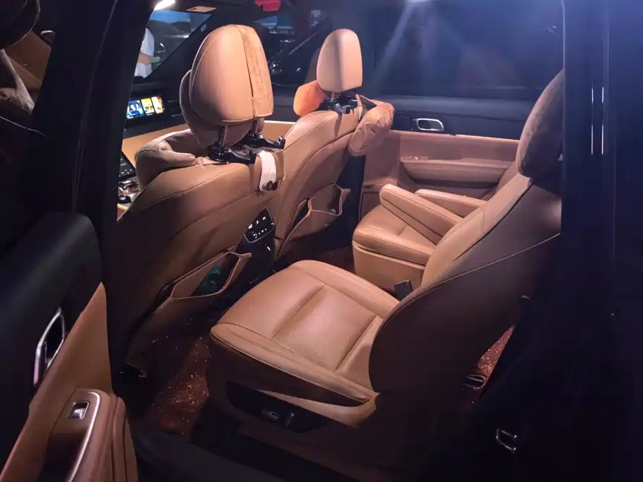 Li Auto Li ONE — миниатюра 11