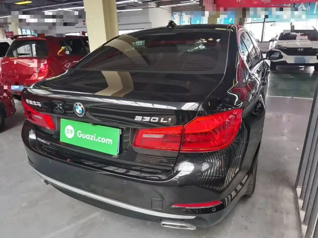 BMW 5 Series — миниатюра 7