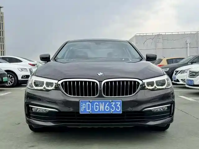 BMW 5 Series — миниатюра 2