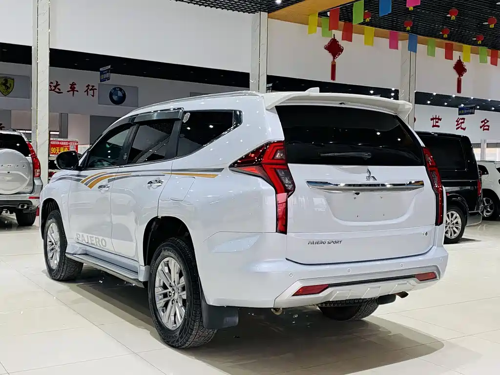 Mitsubishi Pajero Sport (Import) — миниатюра 16