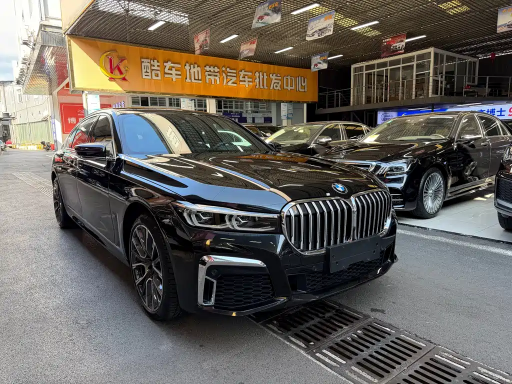 BMW 7 Series — миниатюра 4