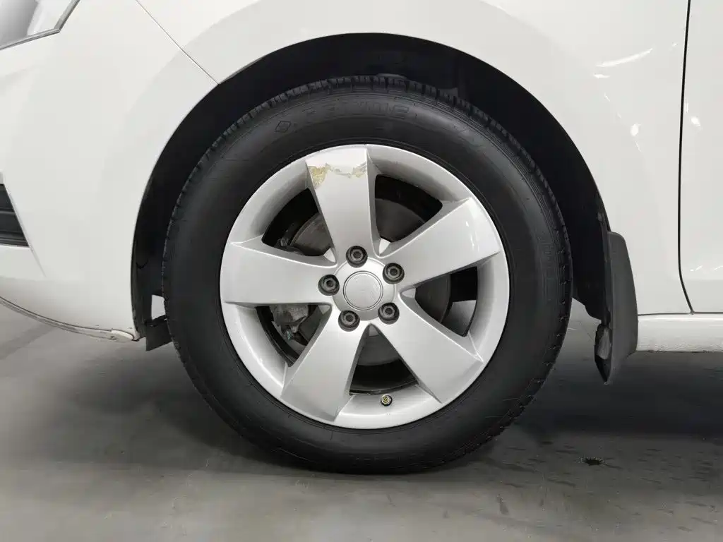 Skoda Rapid Spaceback — миниатюра 17
