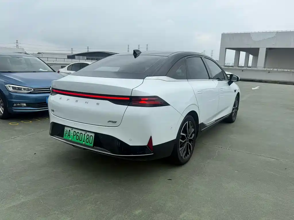 XPeng P5 — миниатюра 9