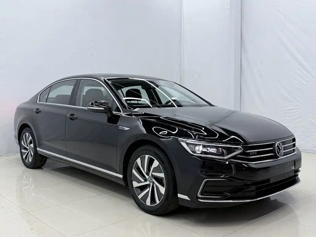 Volkswagen Magotan PHEV — миниатюра 3