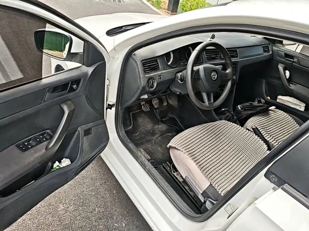 Skoda Rapid Spaceback — миниатюра 16
