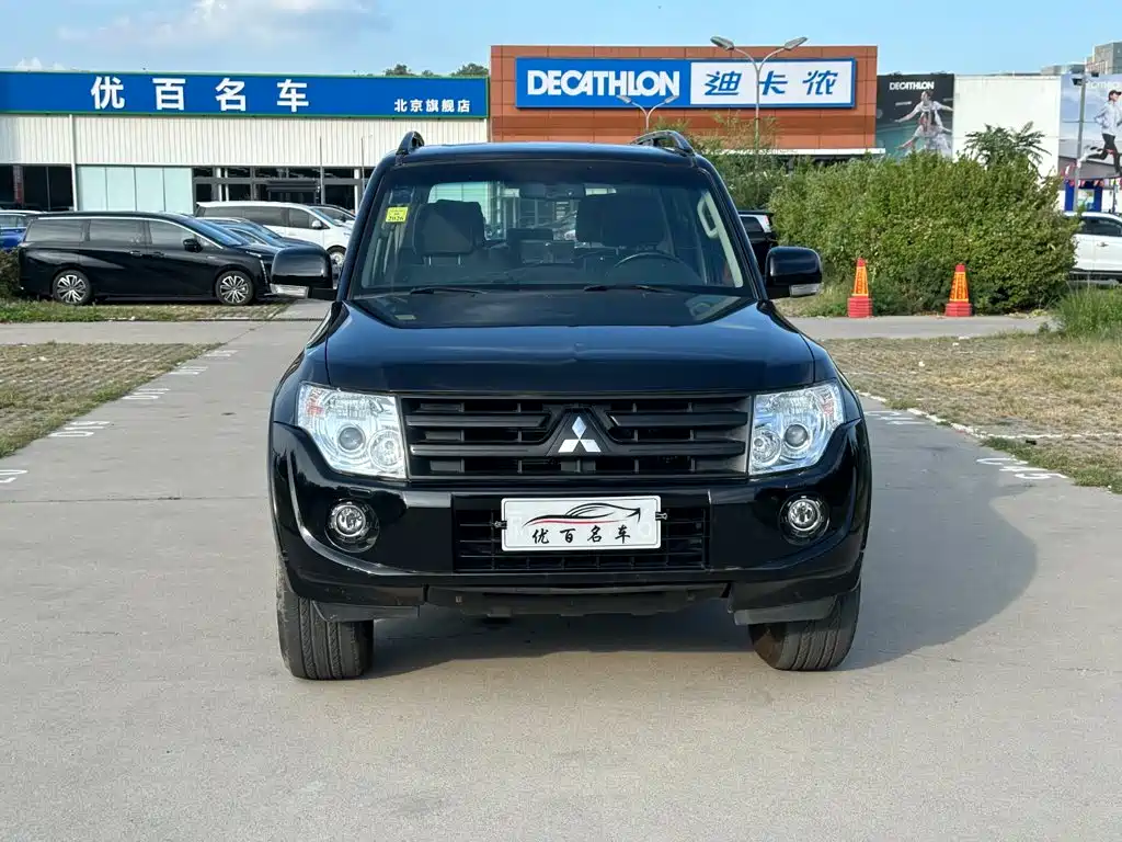 Mitsubishi Pajero (Import) — миниатюра 2