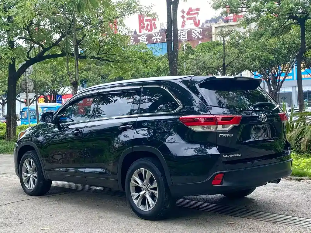 Toyota Highlander — миниатюра 3
