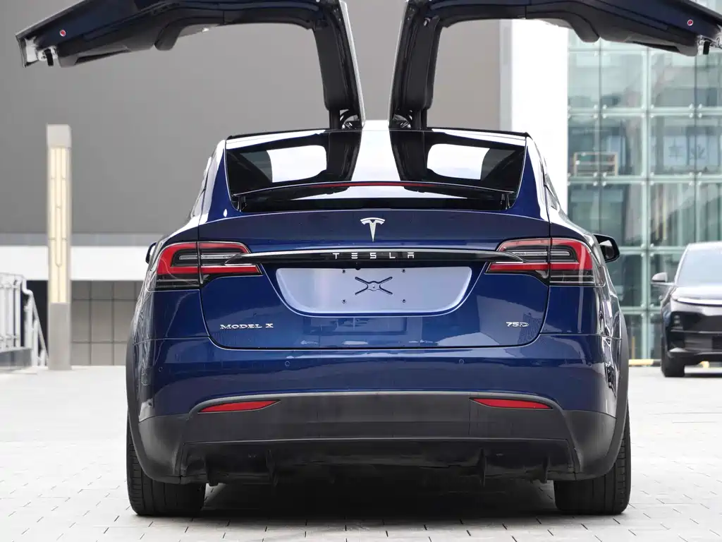 TESLA MODEL X