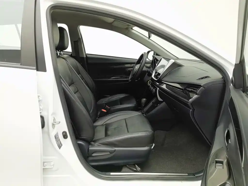Toyota Yaris L — миниатюра 23