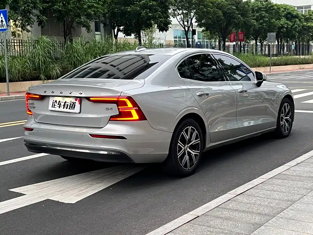 Volvo S60 — миниатюра 2