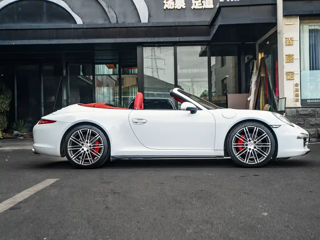 Porsche 911 2015 Carrera 4 Cabriolet 3.4L Style Edition