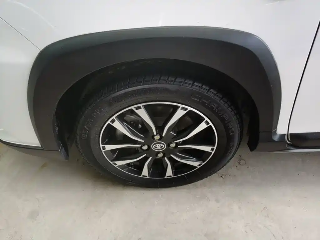 Toyota Yaris L — миниатюра 23