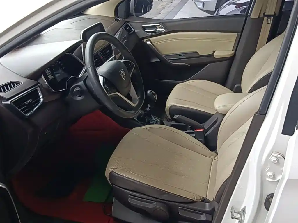 Baojun 310W — миниатюра 15