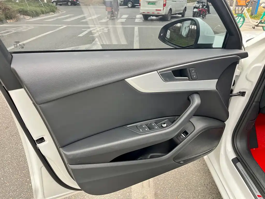 Audi A4L 2019 40 TFSI Fashion VI