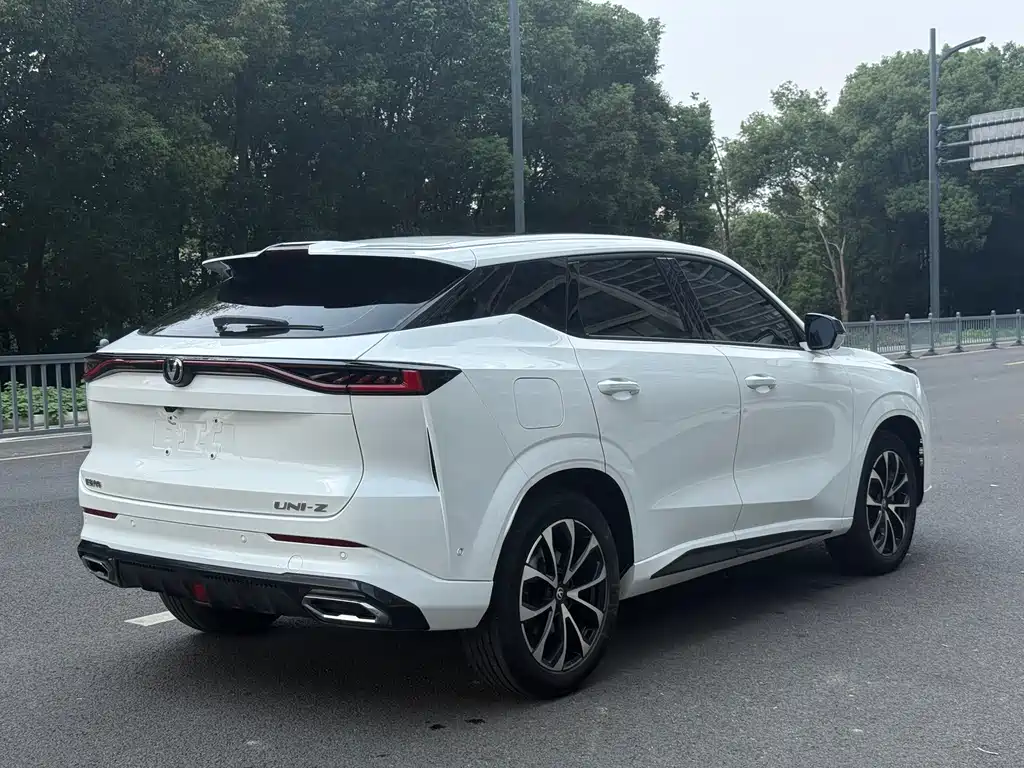 Changan UNI-Z New Energy — миниатюра 5