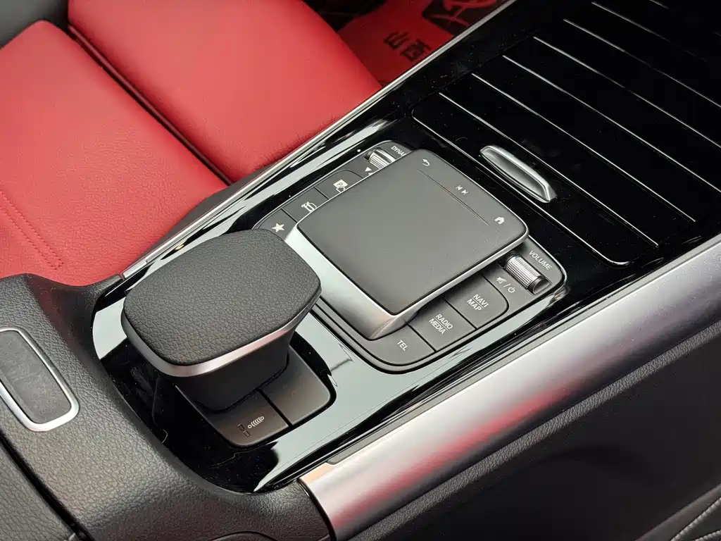 MERCEDES-BENZ GLA AMG