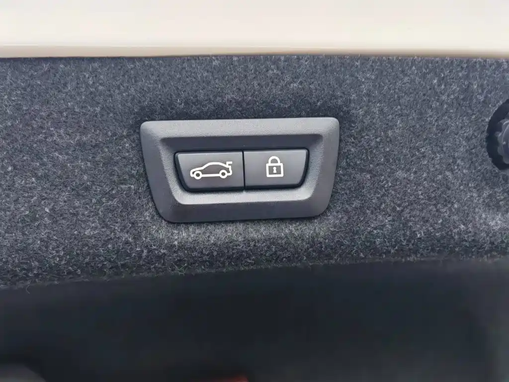BMW 5 Series — миниатюра 46