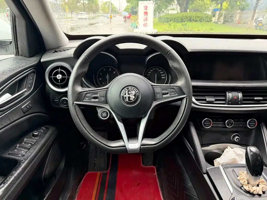 Alfa Romeo Stelvio — миниатюра 14