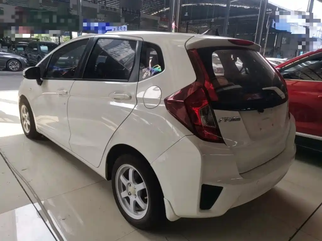 Honda Fit — миниатюра 5