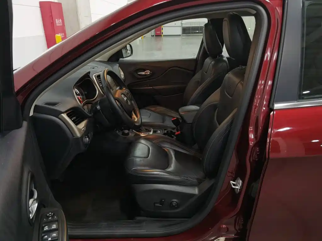 Jeep Cherokee — миниатюра 10