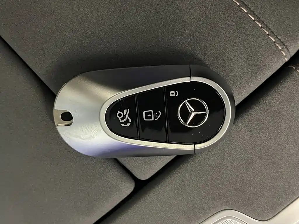 Mercedes-Benz EQS SUV — миниатюра 30