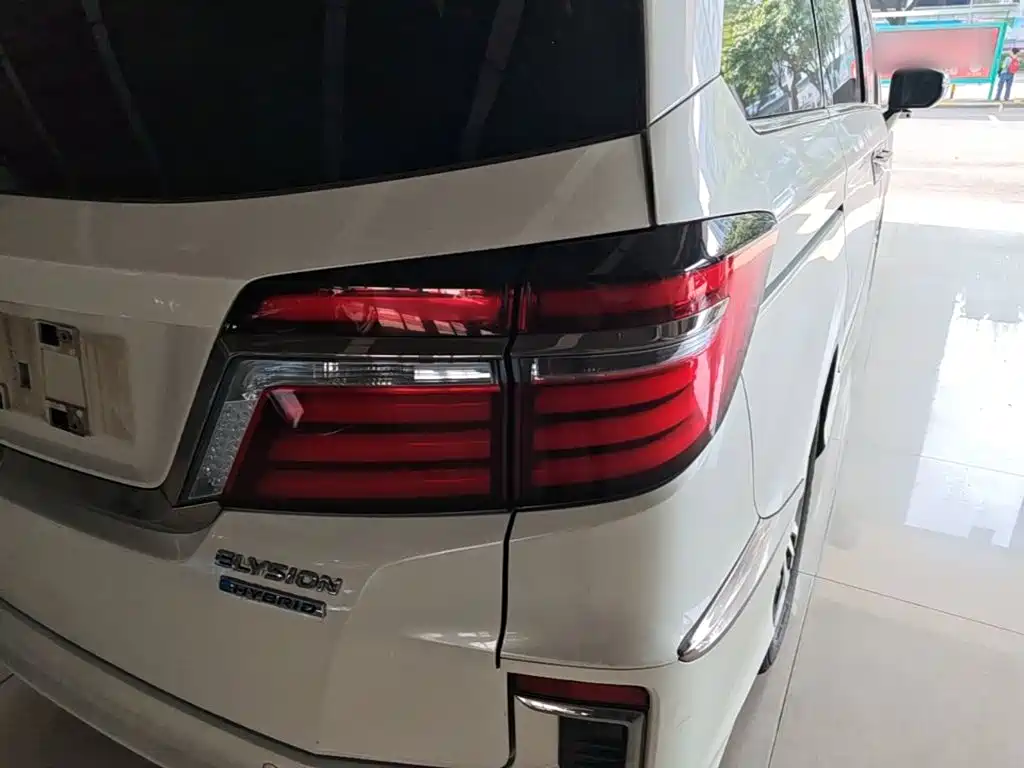 Honda Elysion — миниатюра 8