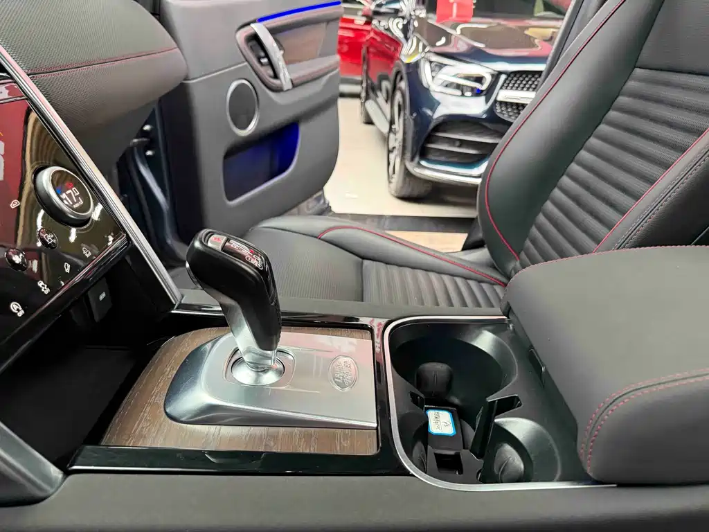 Land Rover Discovery Sport — миниатюра 18