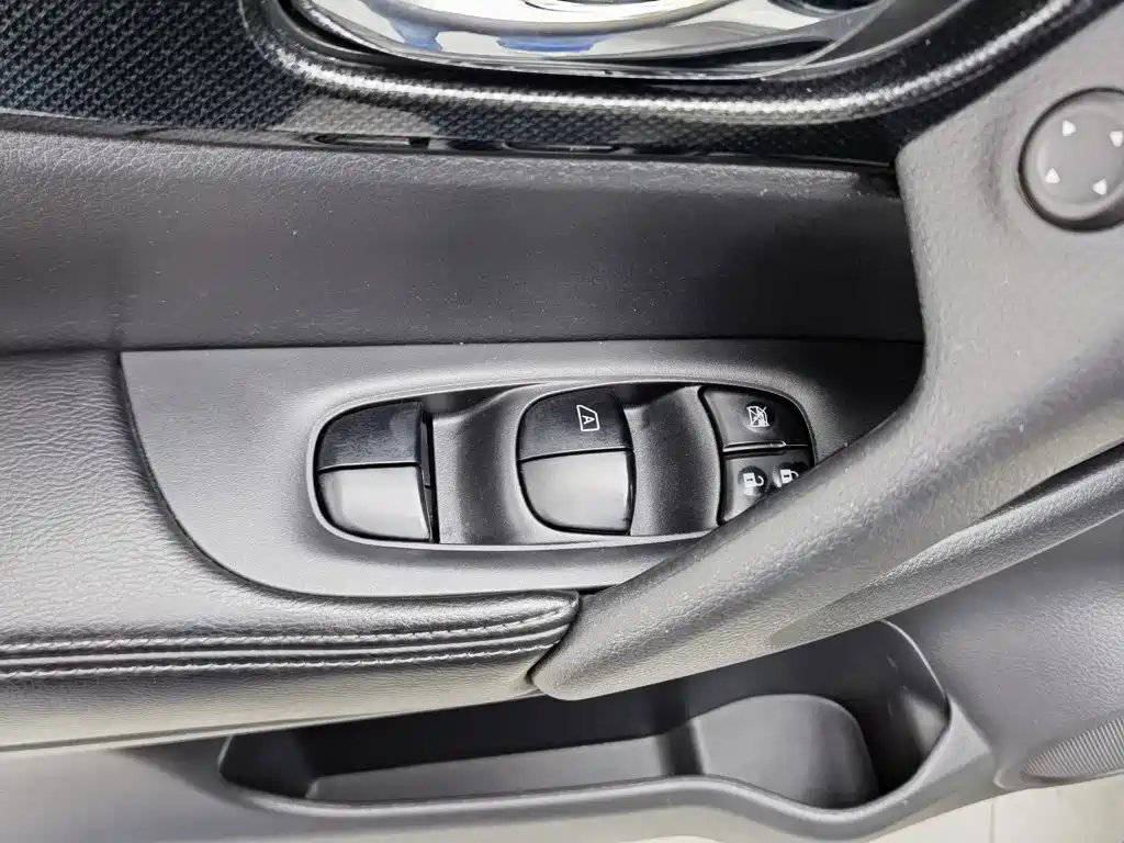 Nissan X-Trail — миниатюра 9