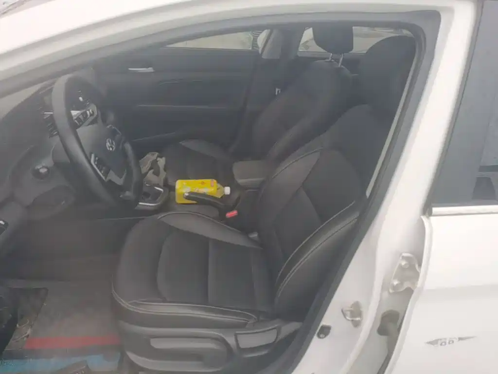 Hyundai Elantra — миниатюра 15