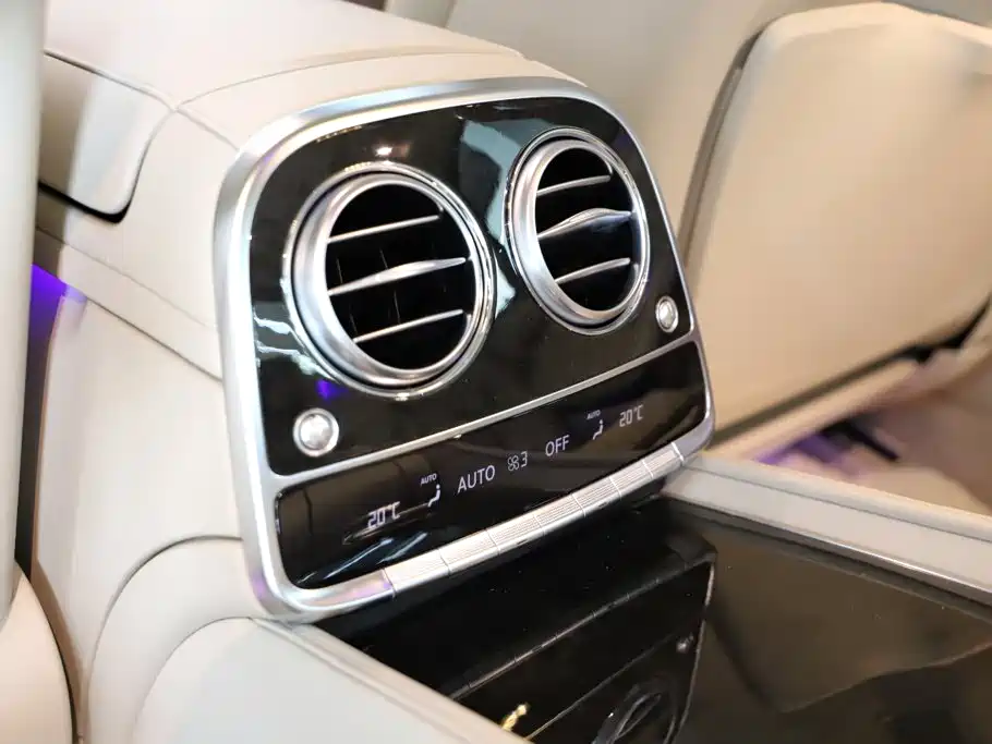 Mercedes-Benz S-Class — миниатюра 24