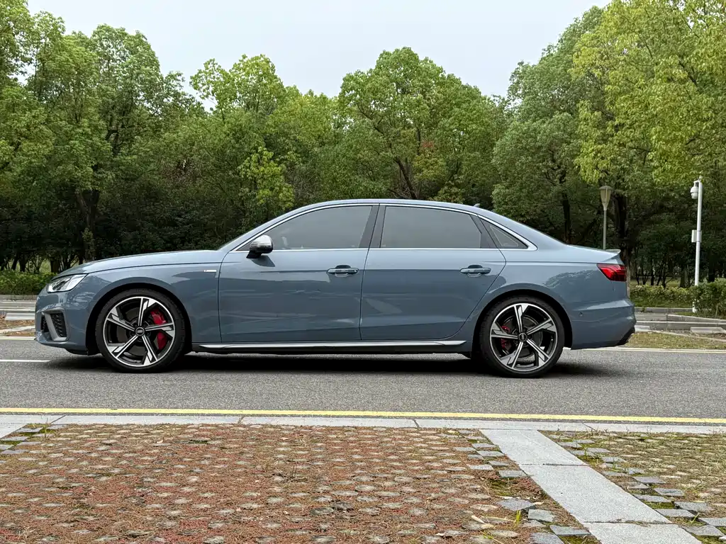 Audi A4L — миниатюра 4