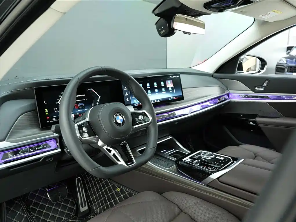 BMW 7 SERIES