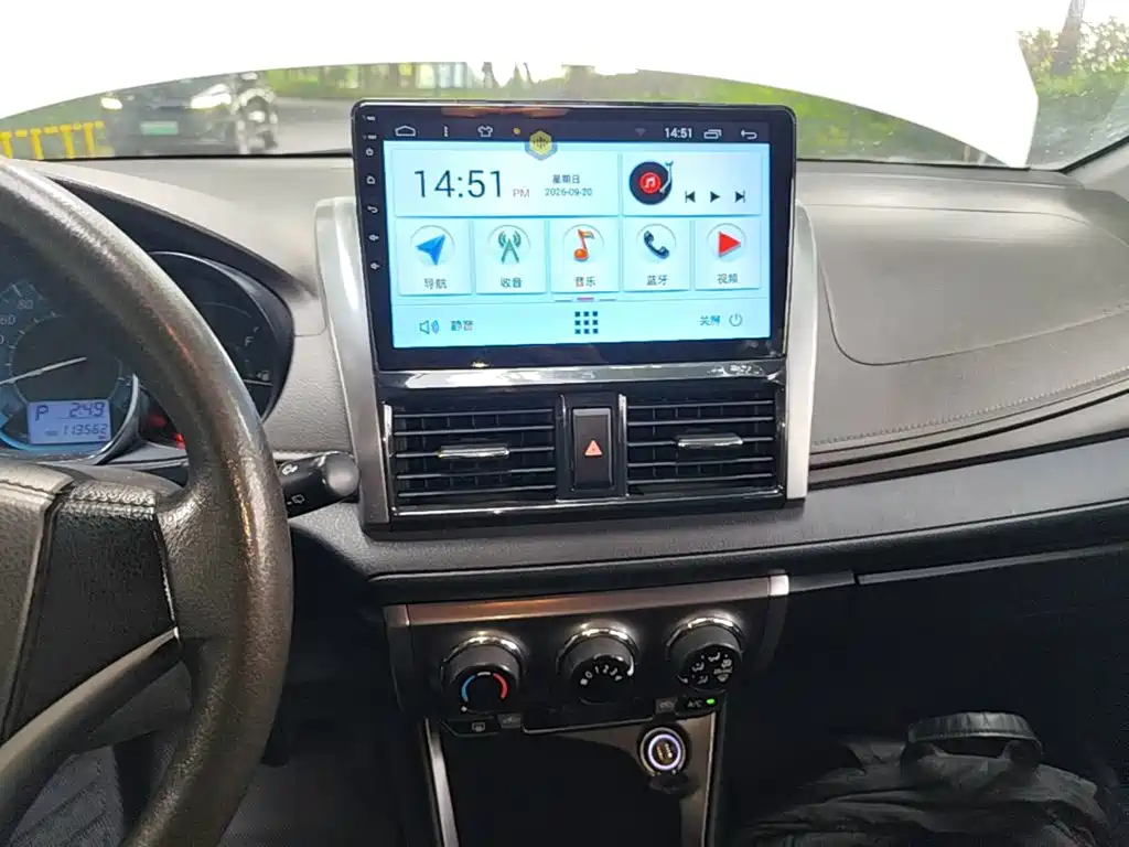 Toyota Yaris L — миниатюра 13