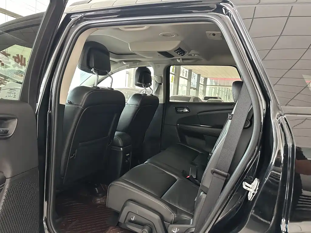 Dodge Journey — миниатюра 5