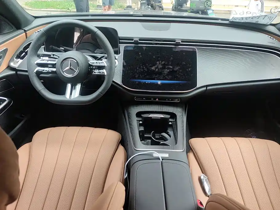 Mercedes-Benz E-Class — миниатюра 12