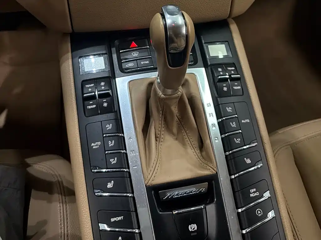 Porsche Macan — миниатюра 10