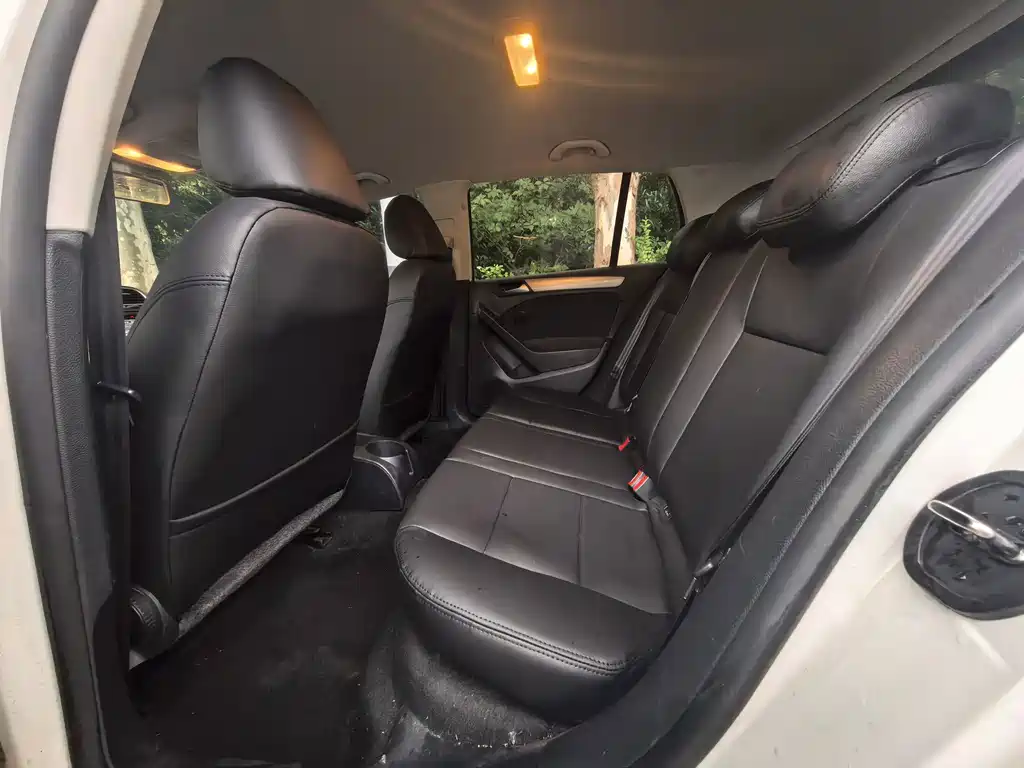 Volkswagen Golf — миниатюра 6