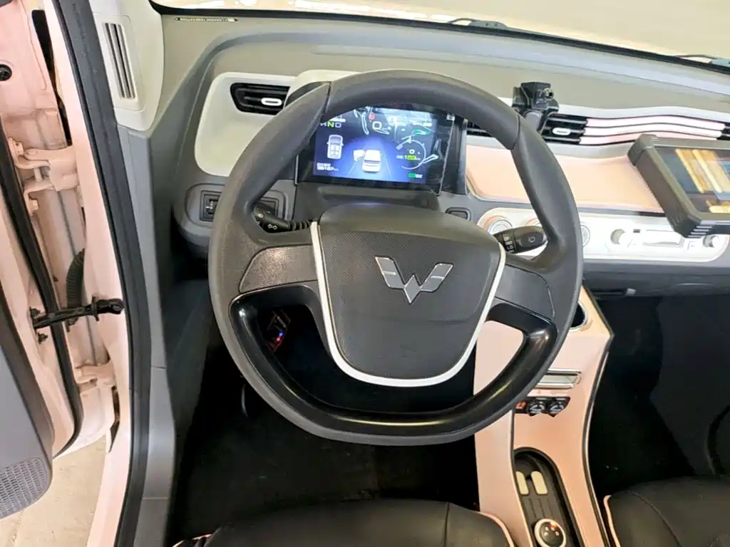 Wuling MINIEV — миниатюра 11