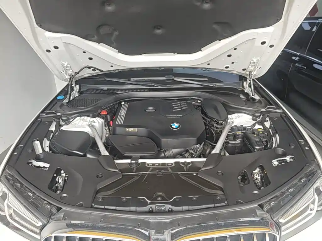 BMW 5 Series — миниатюра 20