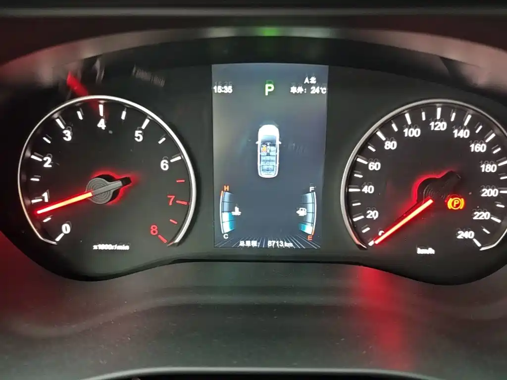 BYD MAX — миниатюра 12