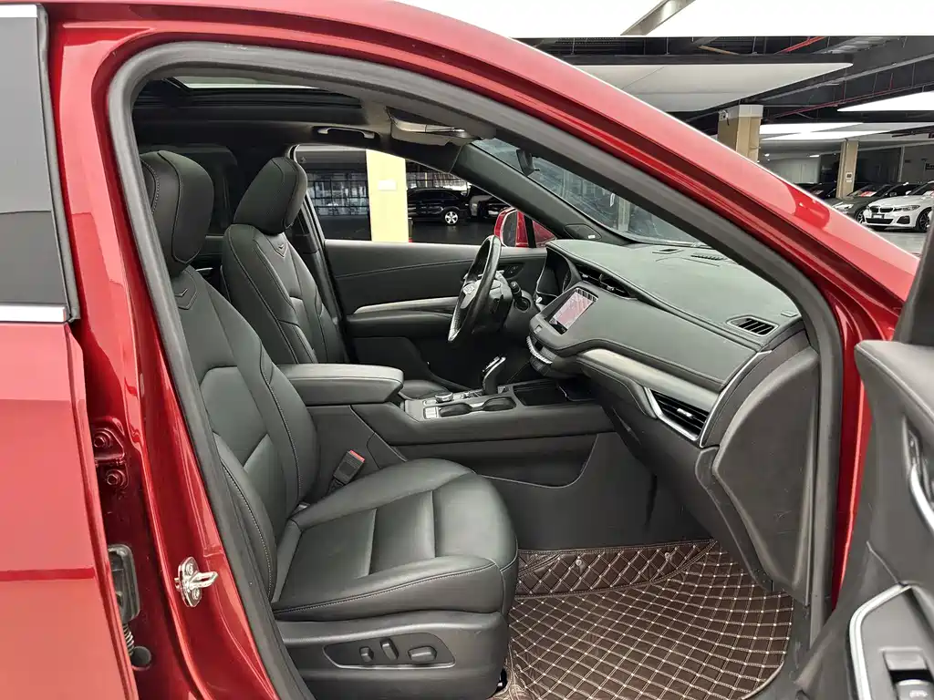Cadillac XT4 — миниатюра 5