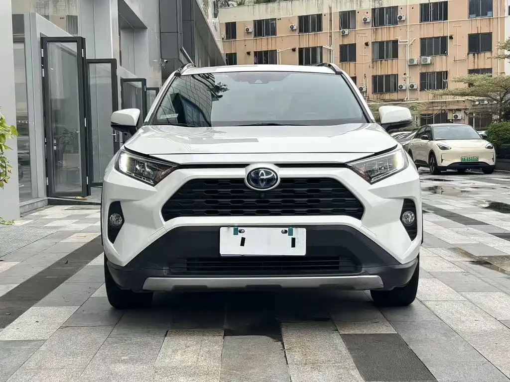 Toyota RAV4 — миниатюра 19
