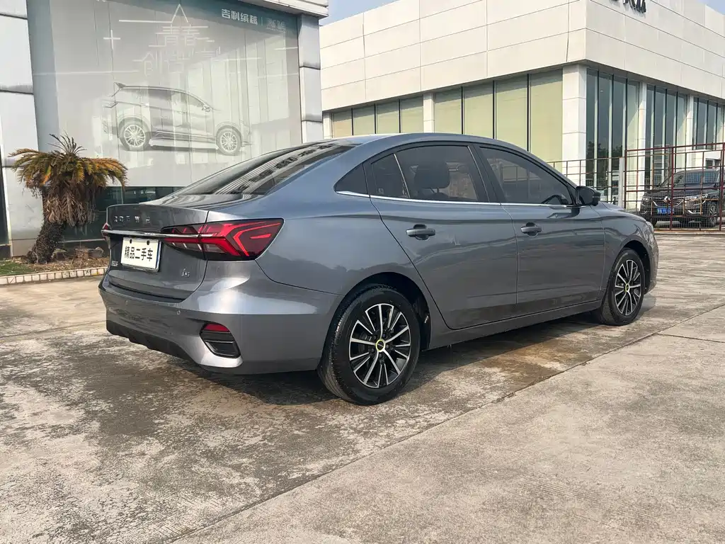 Roewe i5 — миниатюра 6