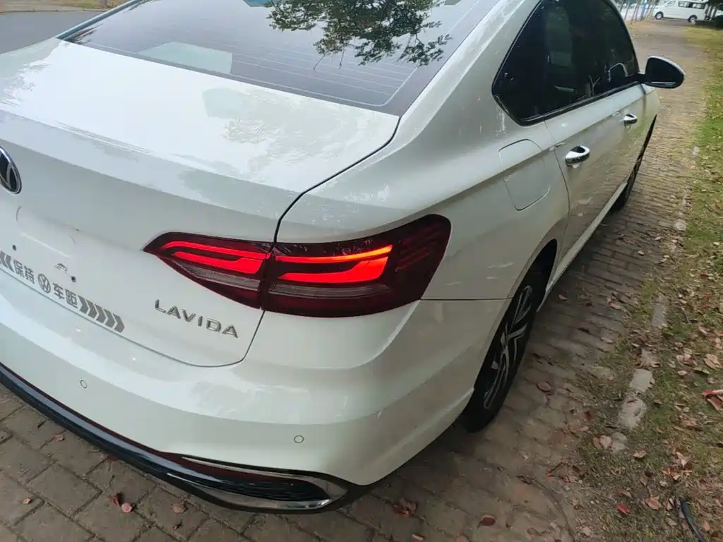 Volkswagen Lavida — миниатюра 8