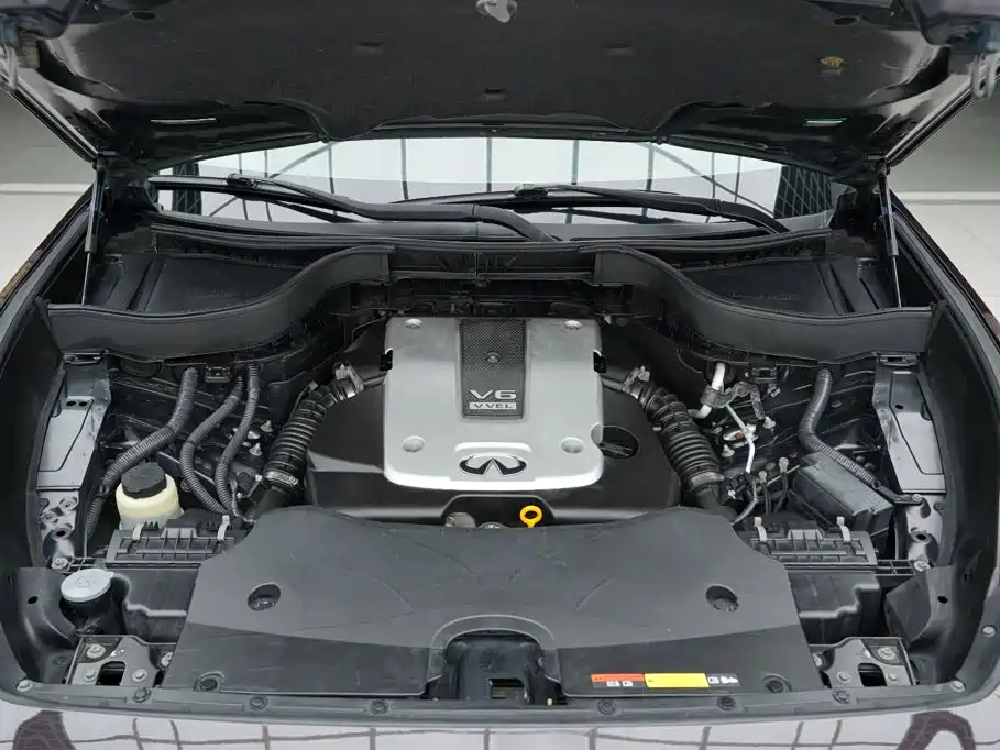 Infiniti QX70 — миниатюра 30