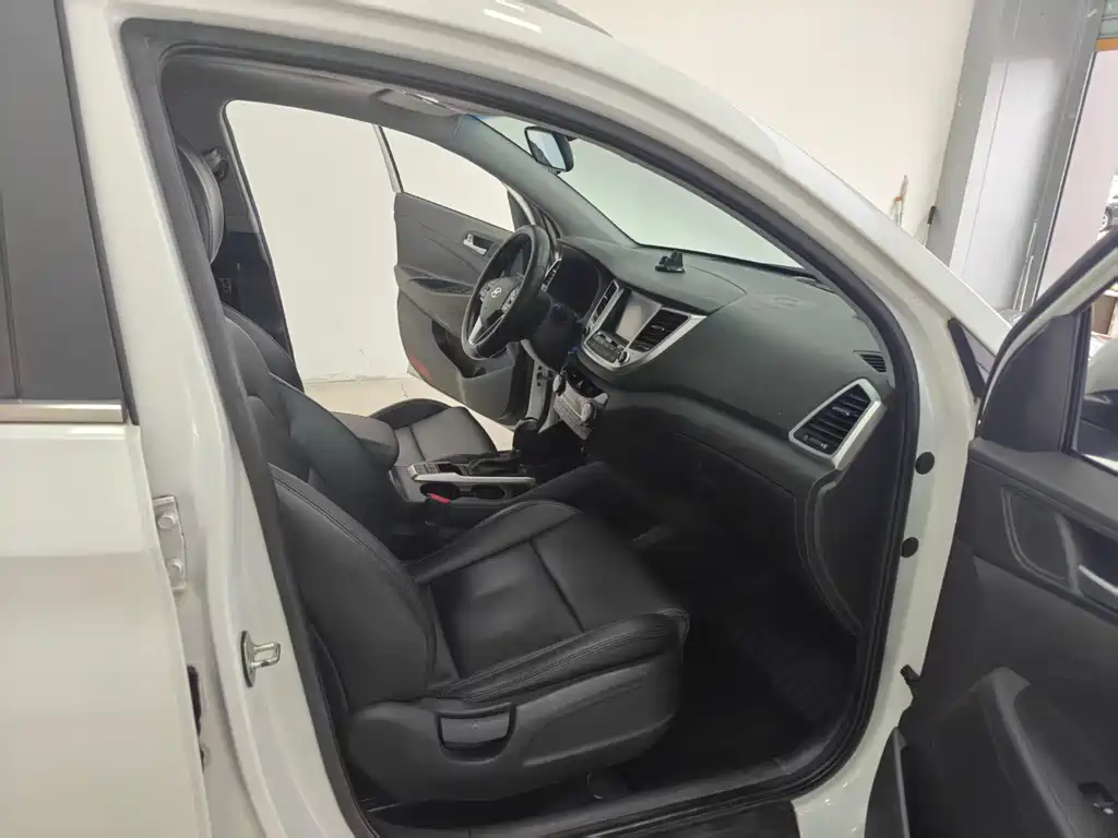 Hyundai Tucson — миниатюра 10
