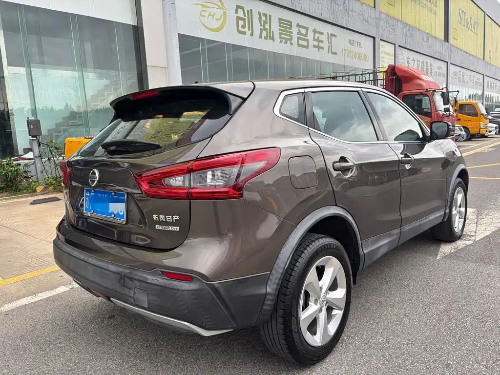 Nissan Qashqai — миниатюра 7