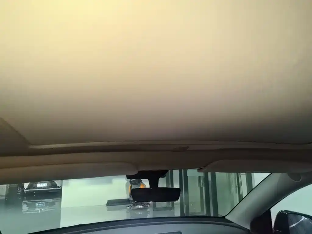 Tesla Model Y — миниатюра 18